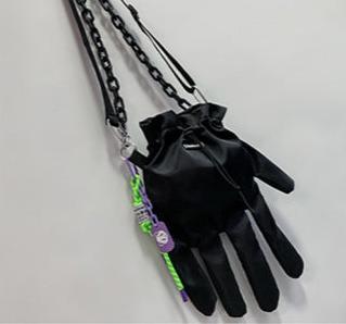 Glove shape shoulder bag