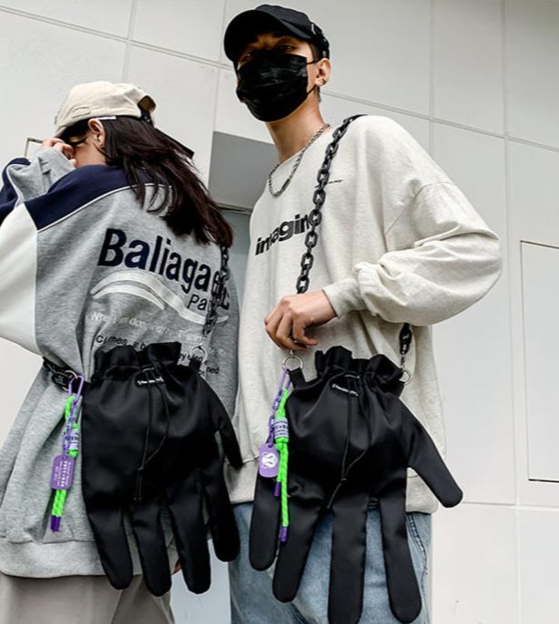 Glove shape shoulder bag