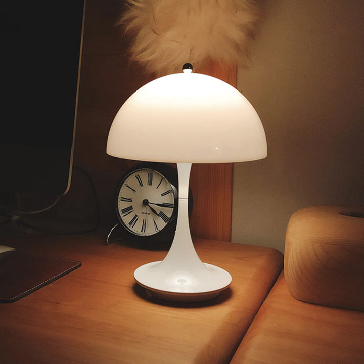 Omni Cordless Table Lamp