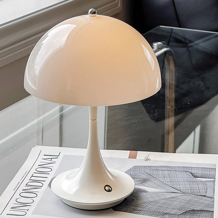 Omni Cordless Table Lamp