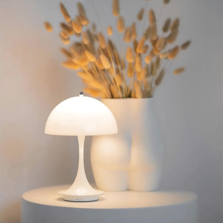 Omni Cordless Table Lamp